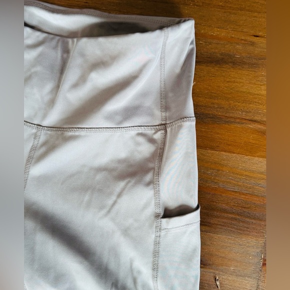 SWISS BRAND High-Waisted Light Blue Leggings with Pocket - Picture 8 of 9